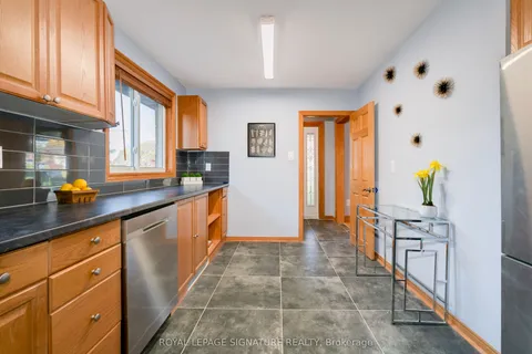 15 Prattley Drive, ON M2J 2K1