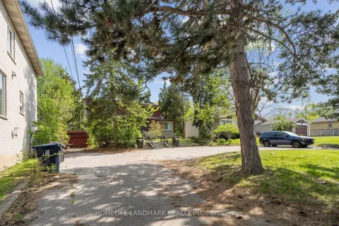 149 Clanton Park Road, ON M3H 2E6