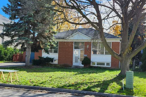 33 Urbandale Avenue, ON M2M 2G9