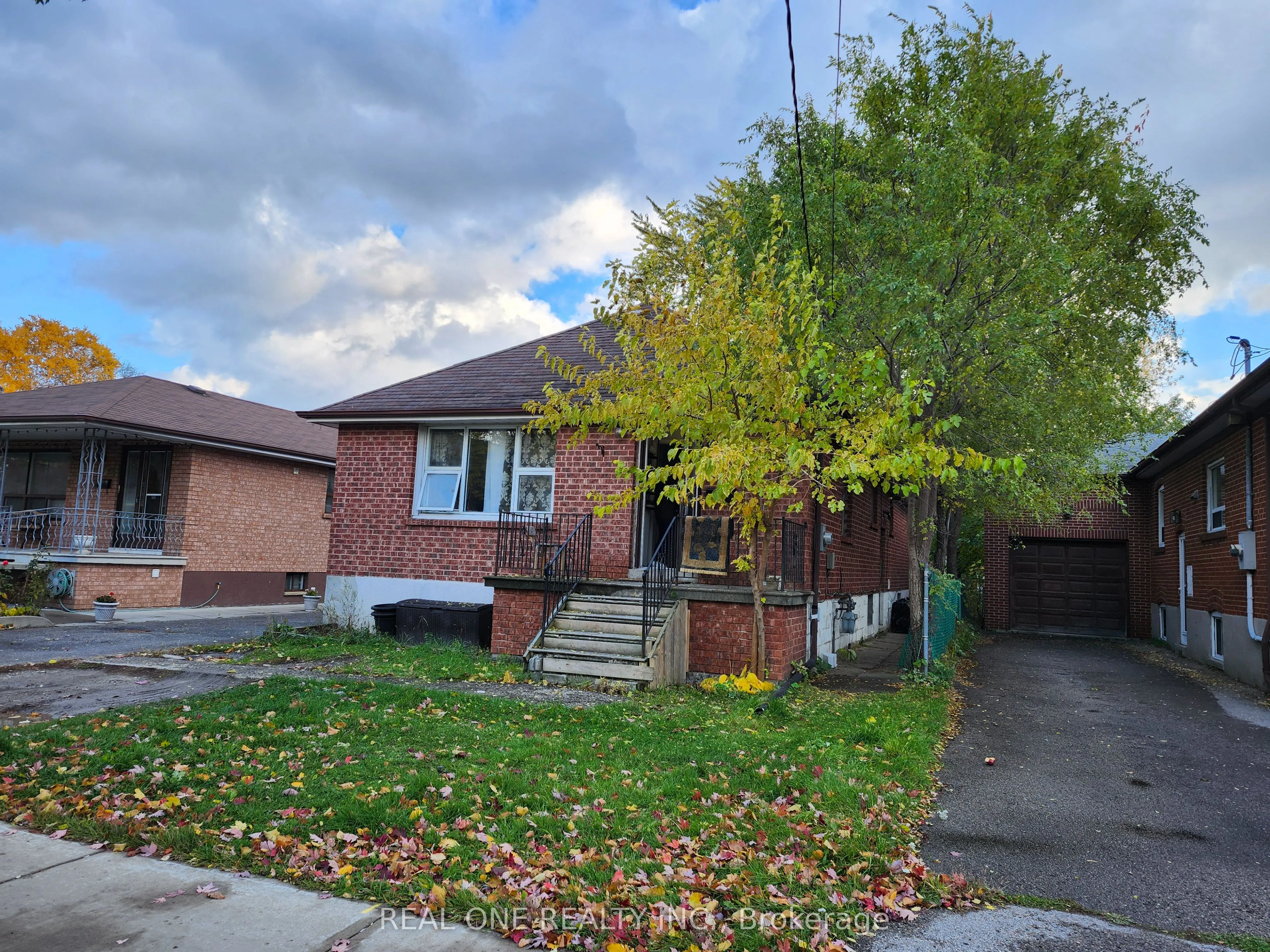 255 Codsell Avenue, ON M3H 3W8