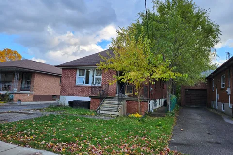 255 Codsell Avenue, ON M3H 3W8