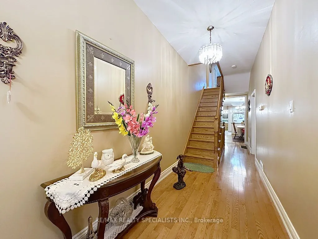 81 Argyle Street, ON M6J 1N8