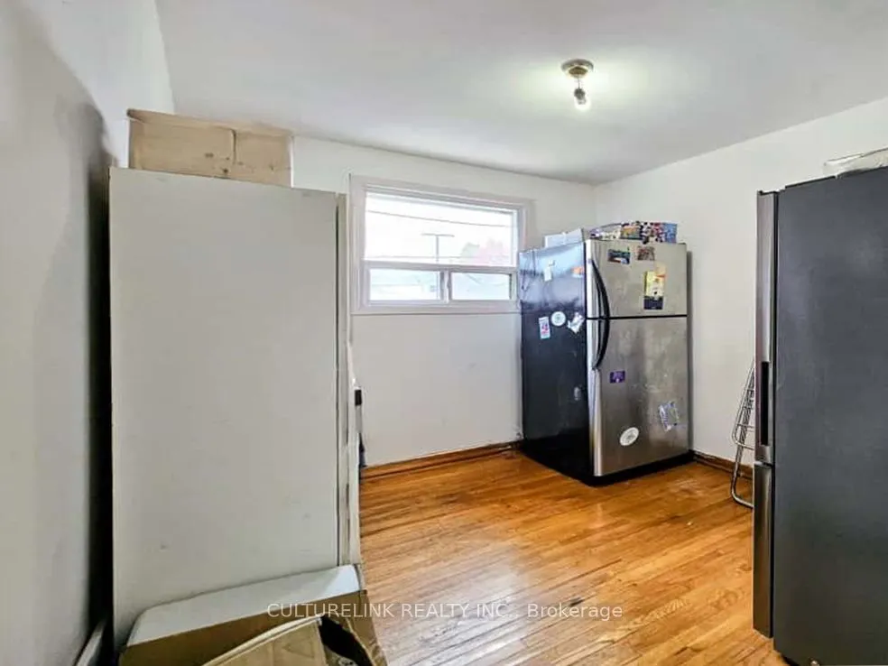 52 Palmerston Avenue, ON M6J 2J1