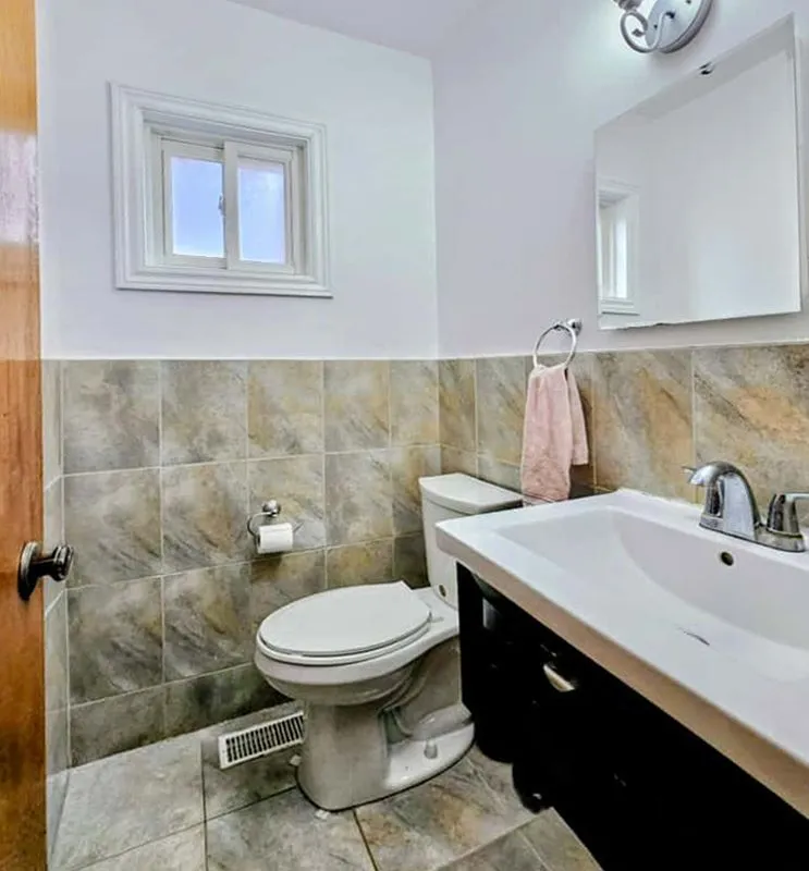 52 Palmerston Avenue, ON M6J 2J1