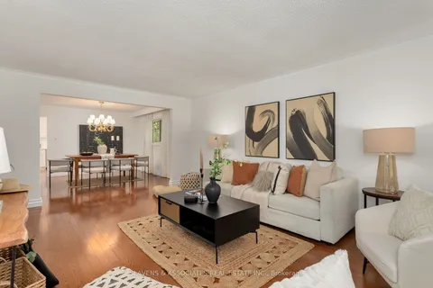 19 Holita Road, ON M2M 4C1