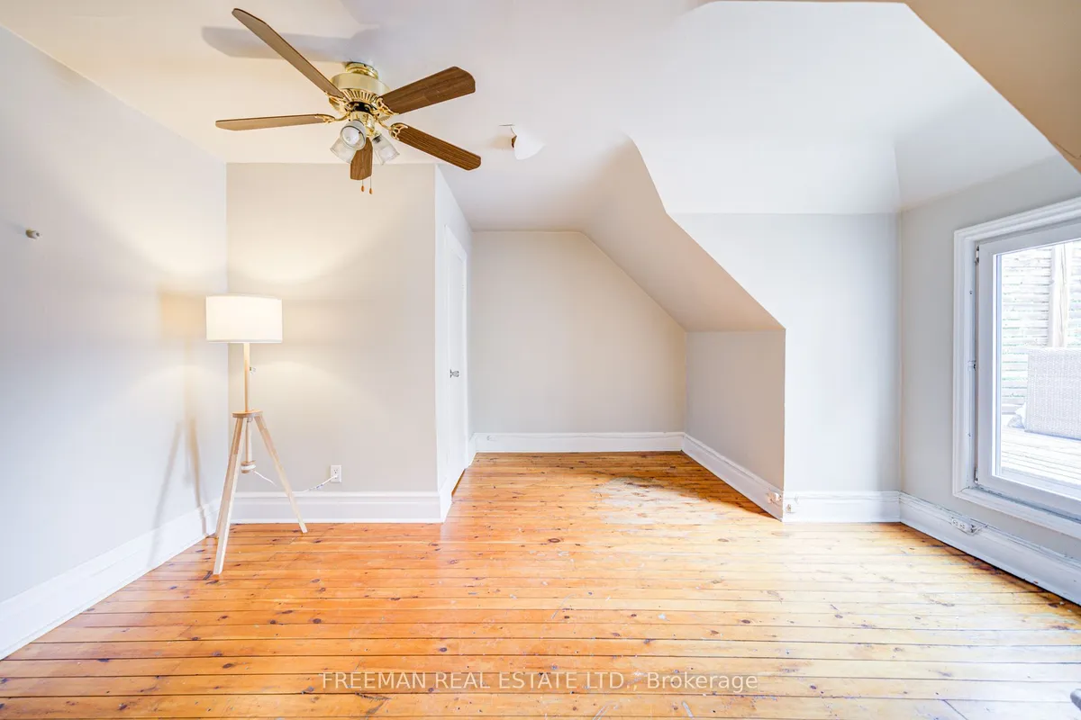 555 Markham Street, ON M6G 2L6