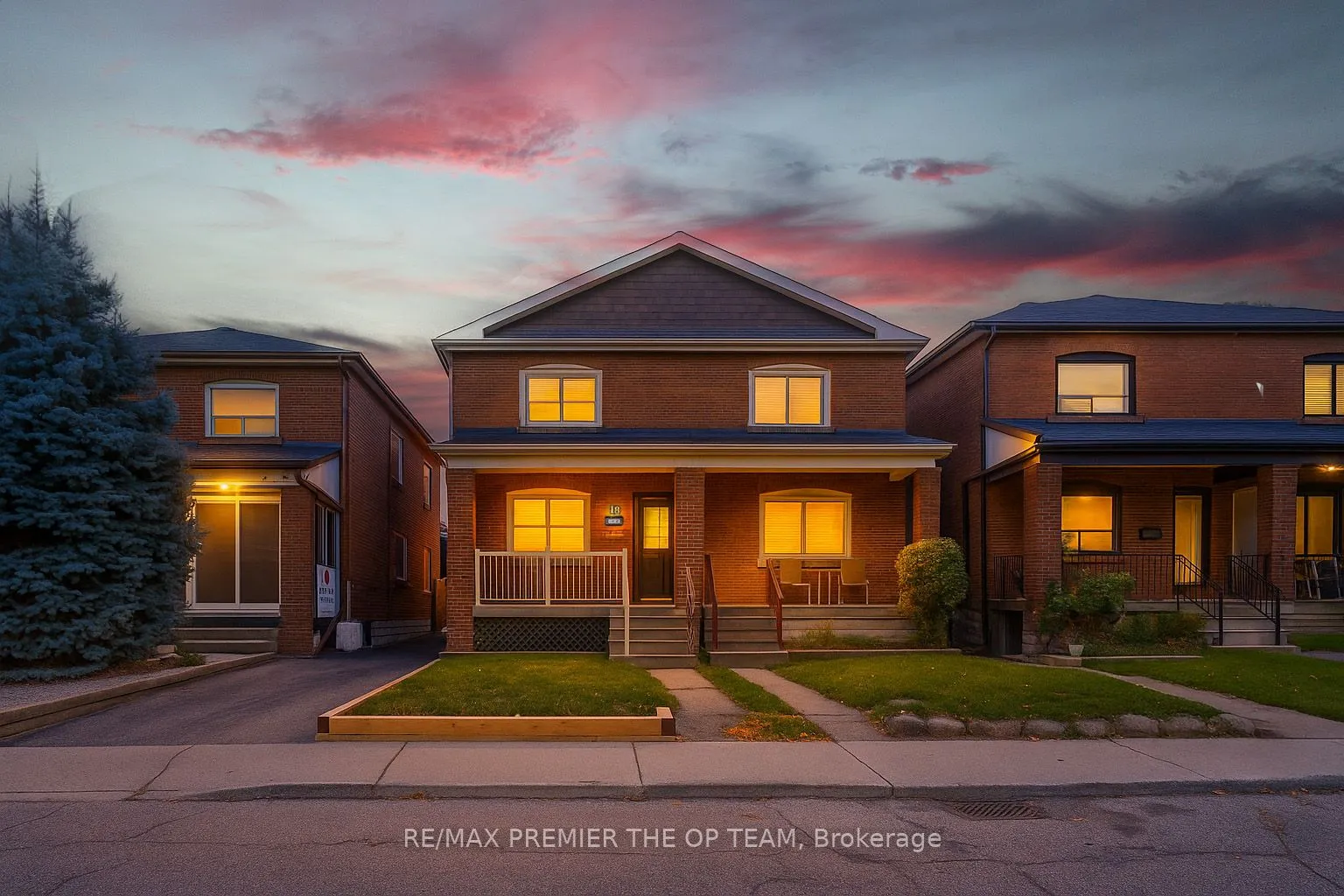 18 Greyton Crescent, ON M6E 2G2