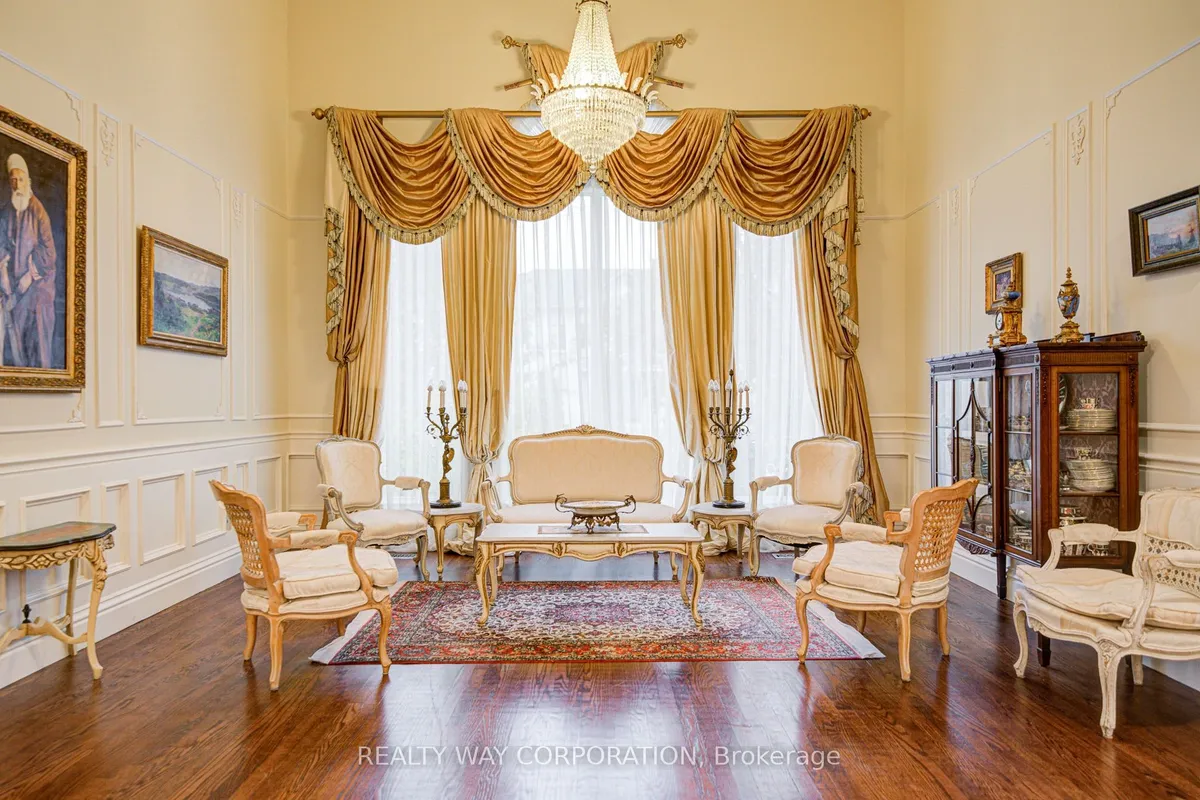 17 Heathcote Avenue, ON M2L 1Y6