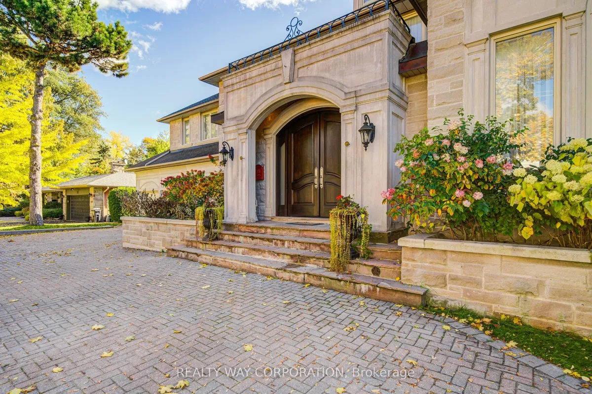 17 Heathcote Avenue, ON M2L 1Y6