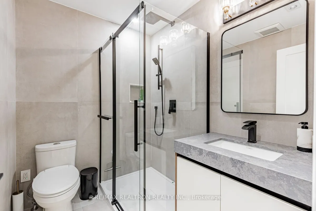 673 Crawford Street, ON M6G 3K1