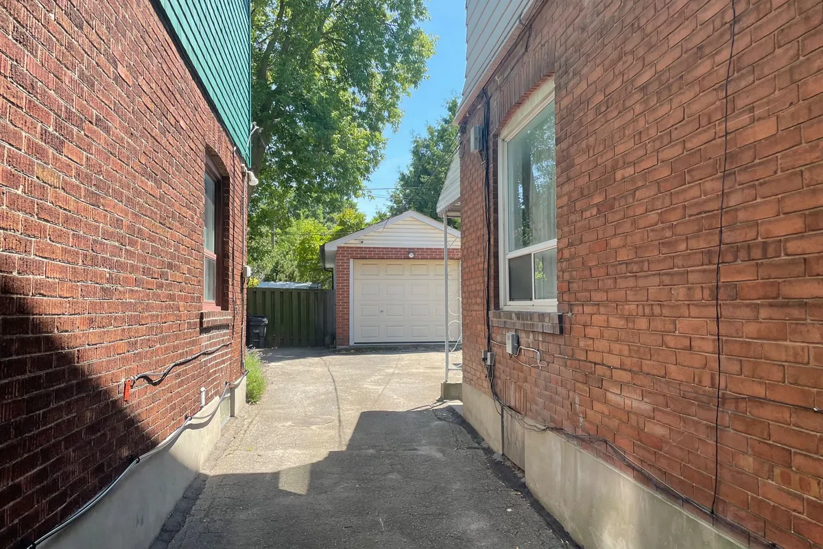 61 Belvidere Avenue, ON M6C 1P8