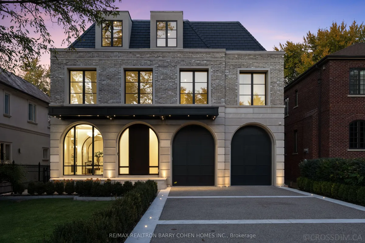 117 Yonge Boulevard, ON M5M 3H2