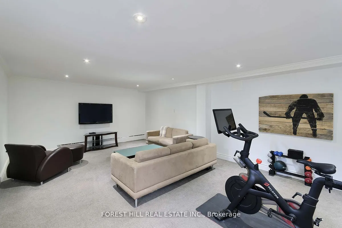 34 Forest Ridge Drive, ON M6B 1H3