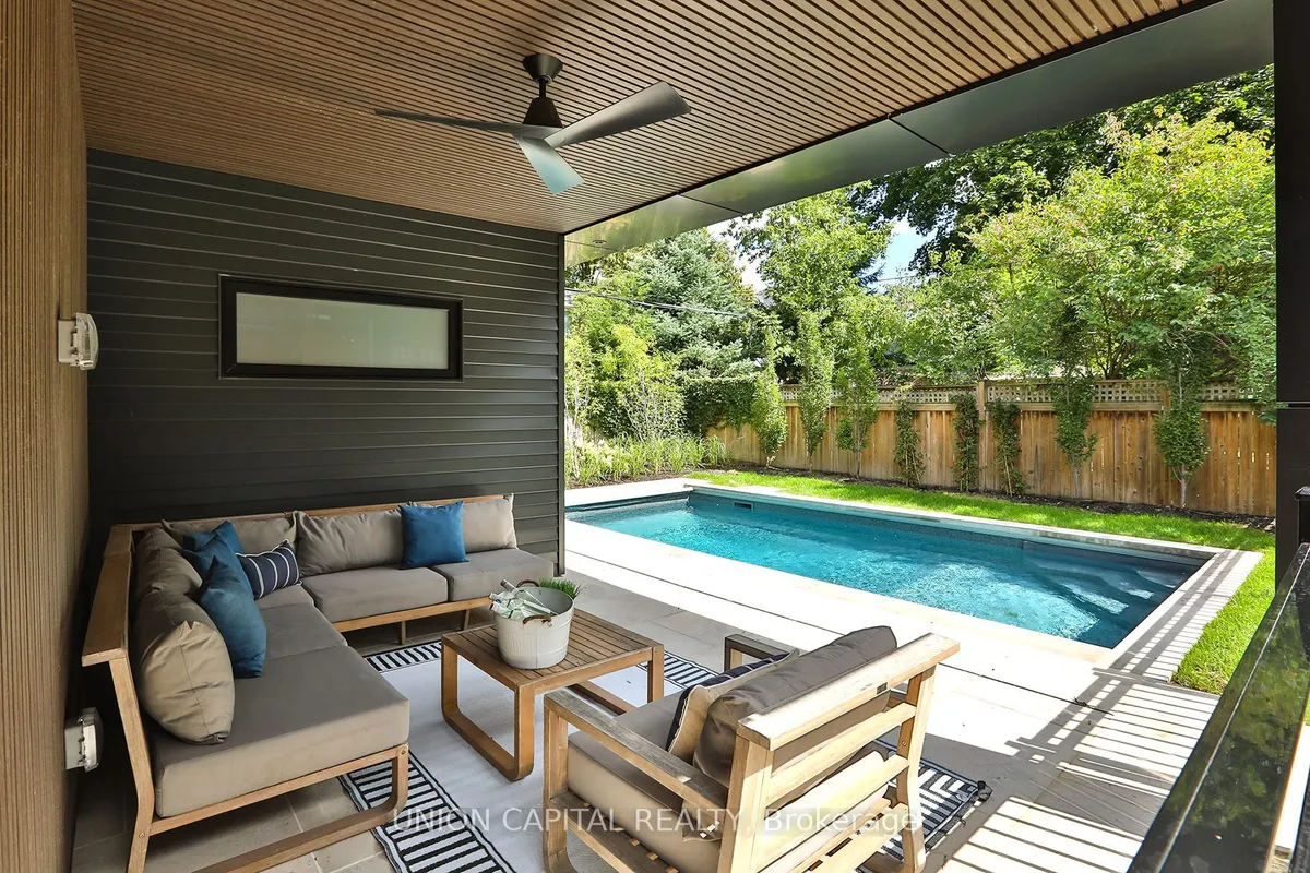 16 Lytton Boulevard, ON M4R 1L1