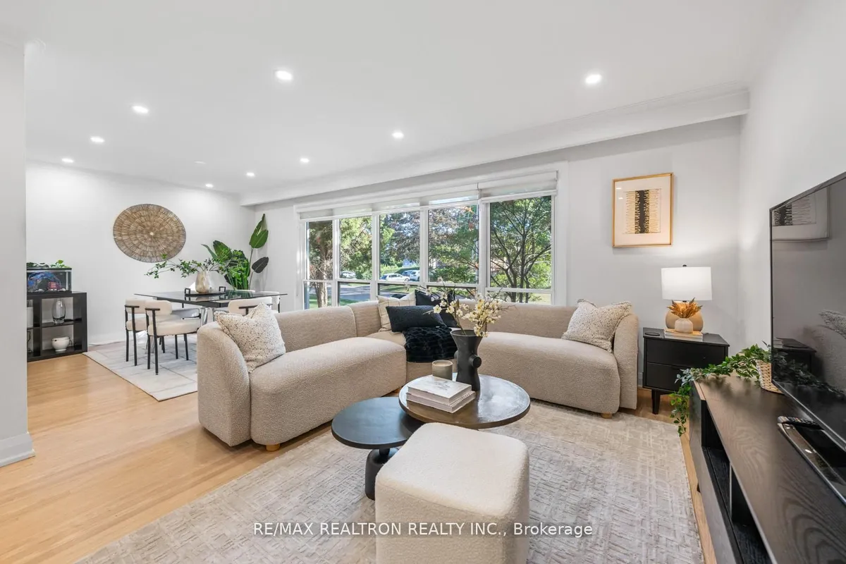 11 Artreeva Drive, ON M3H 4T6