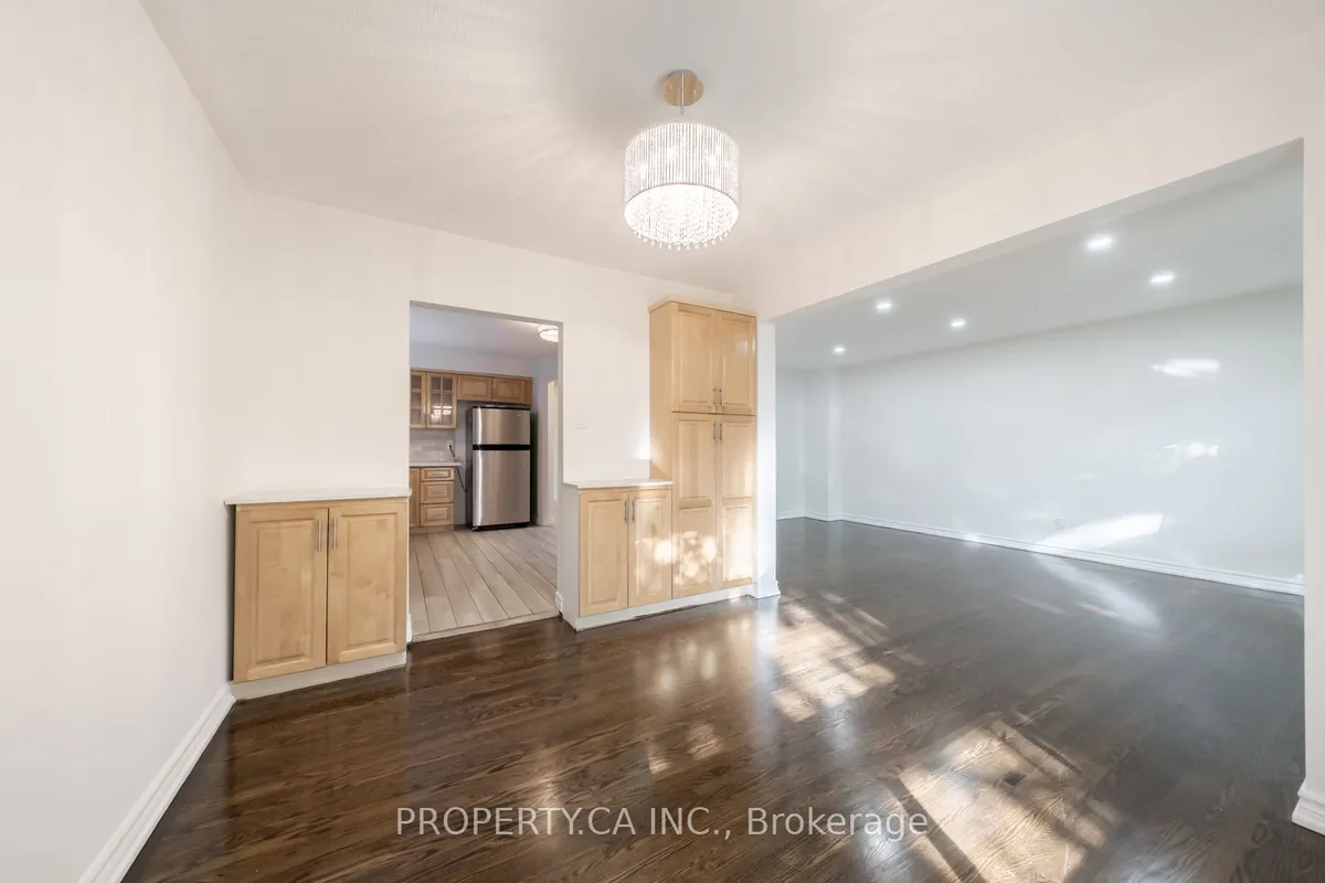 98 Tanjoe Crescent, ON M2M 1P7