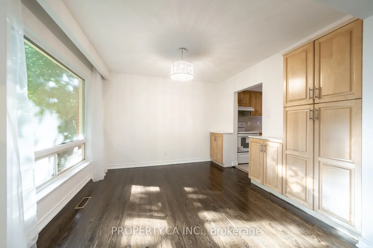 98 Tanjoe Crescent, ON M2M 1P7