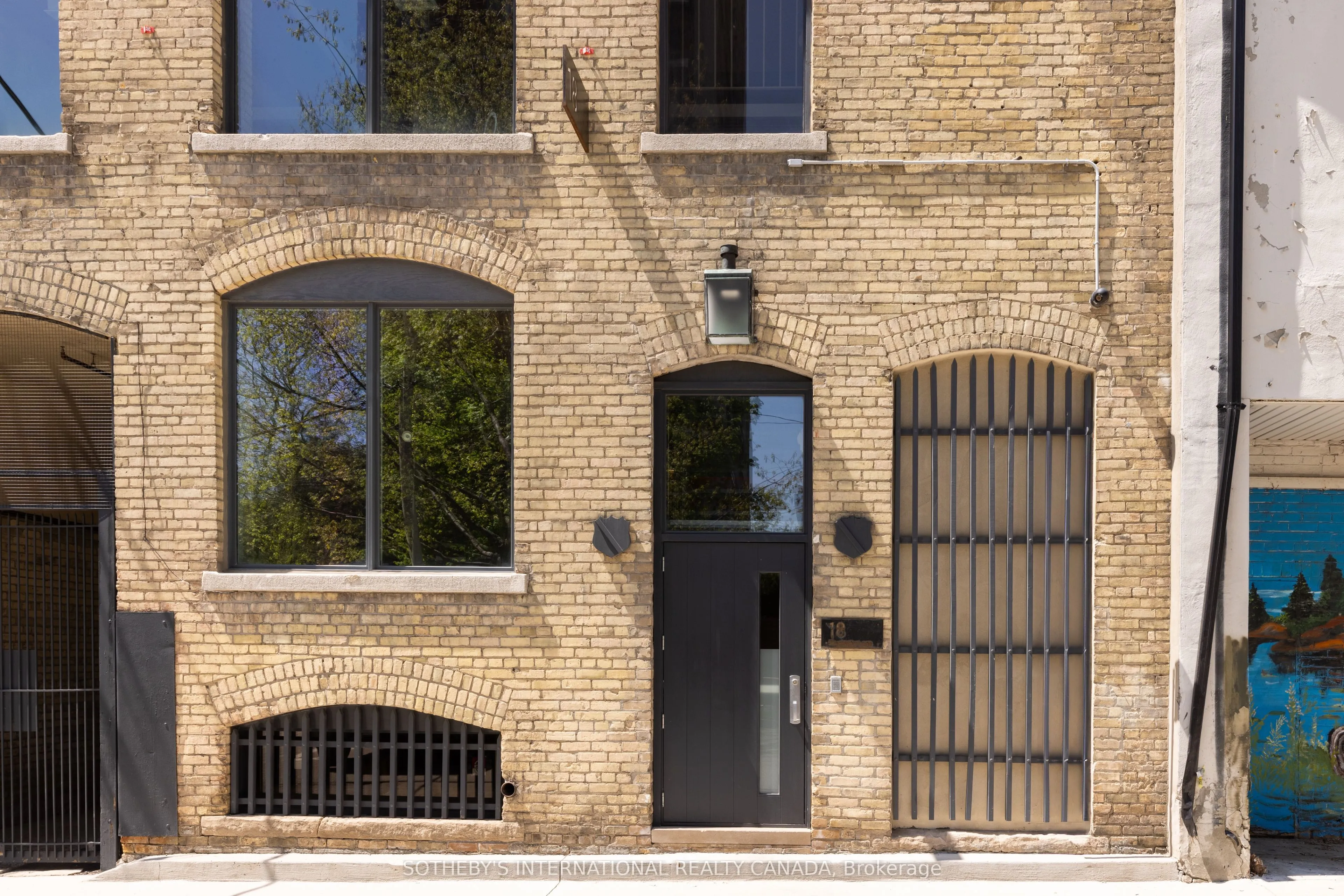 18 Gloucester Lane, ON M4Y 1L5