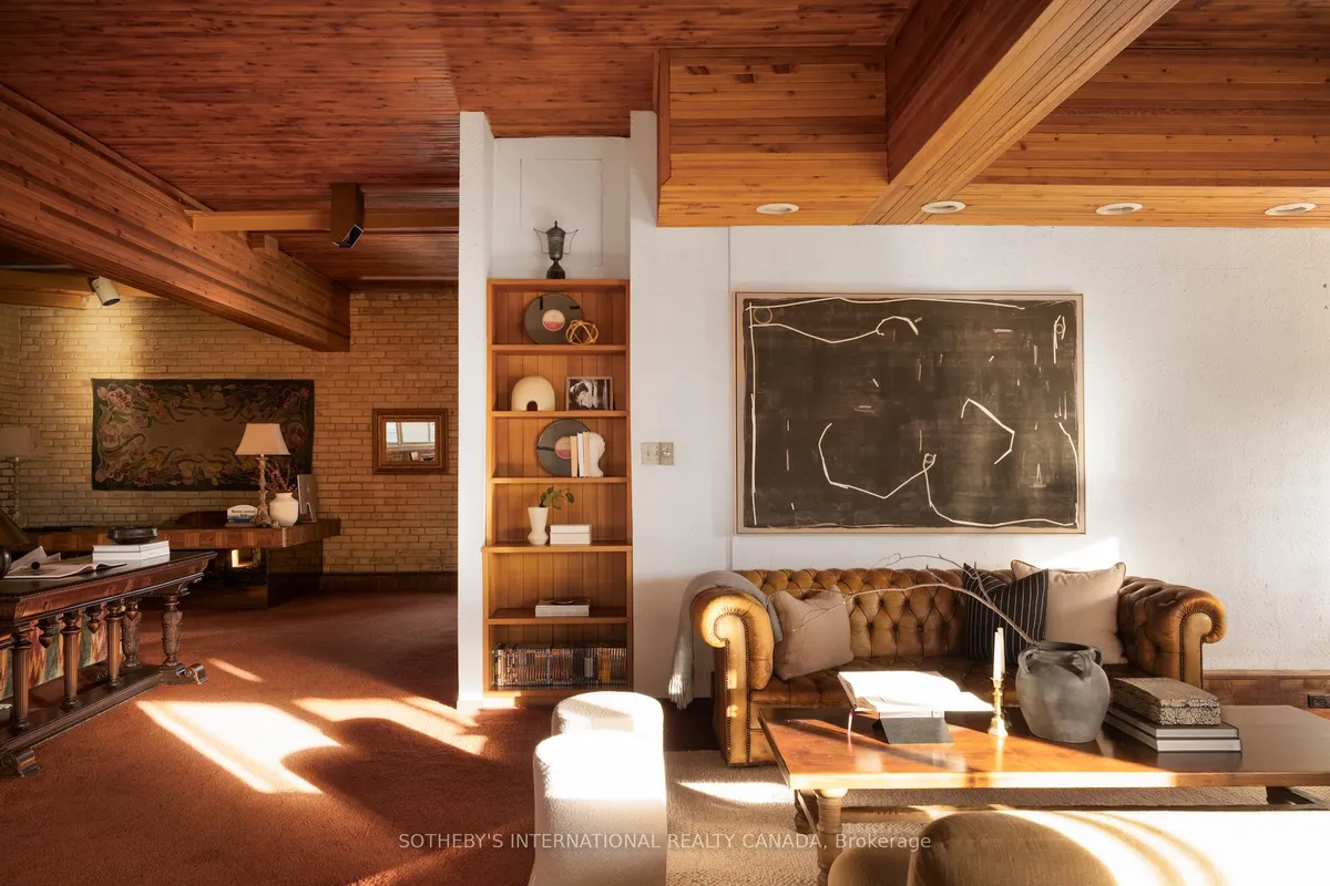 18 Gloucester Lane, ON M4Y 1L5