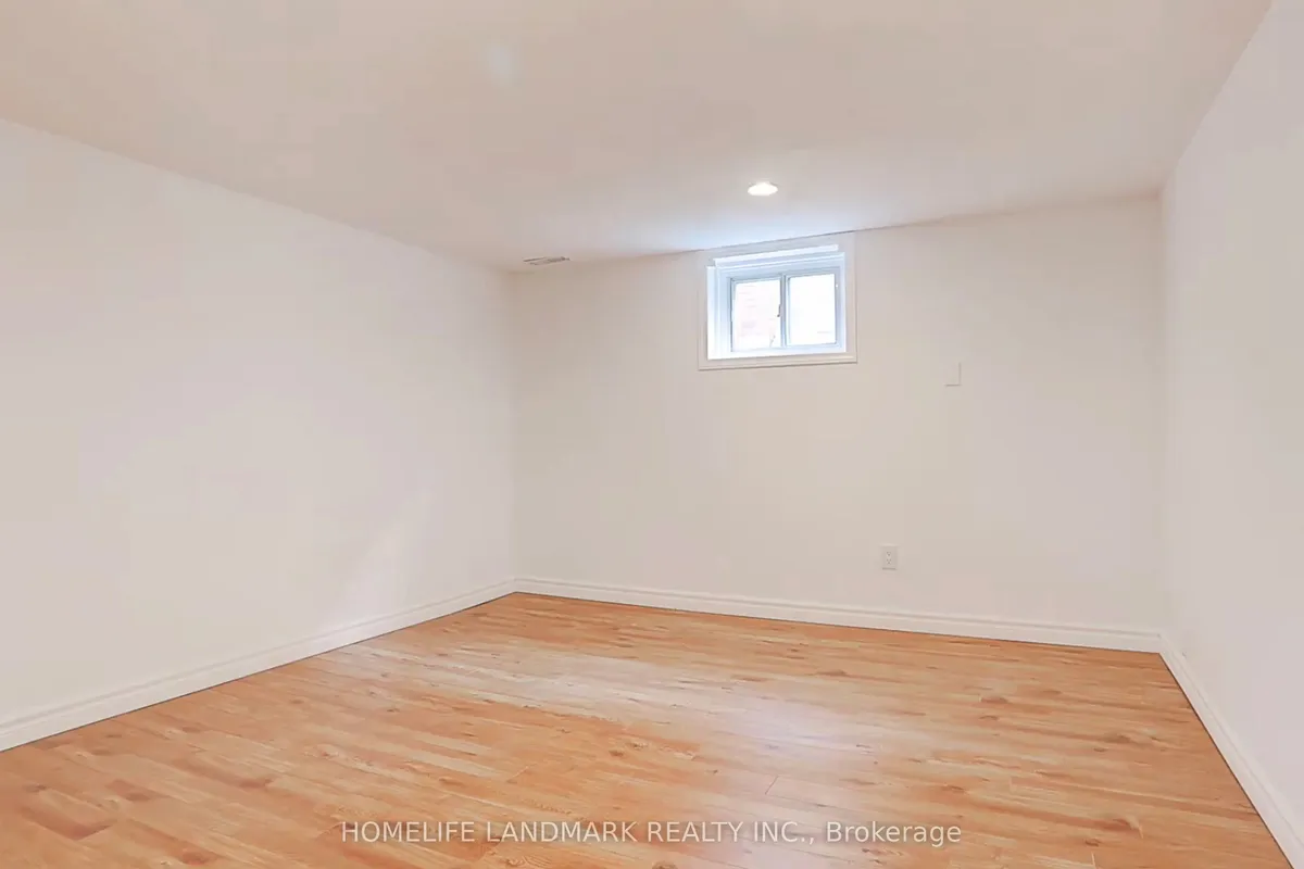 181 Searle Avenue, ON M3H 4B5