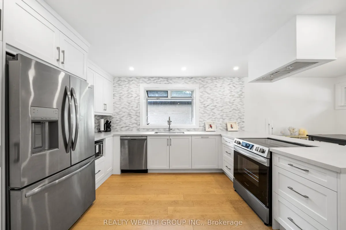 39 Treadgold Crescent, ON M3A 1X1