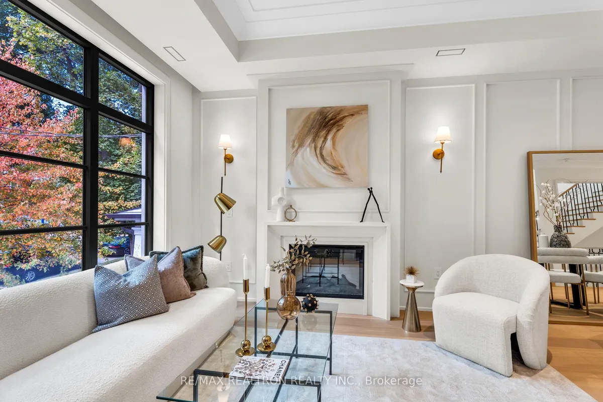 105 Rumsey Road, ON M4G 1P1