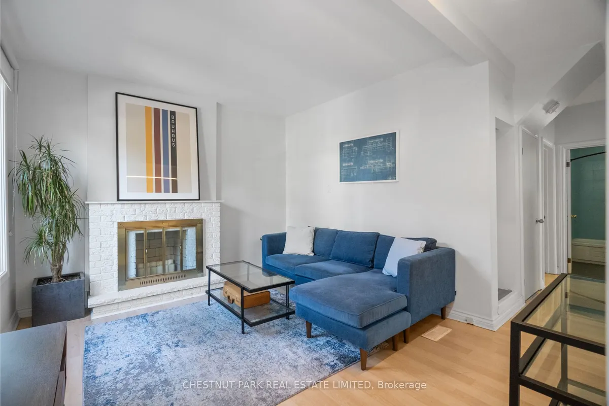 371 Howland Avenue, ON M5R 3C1