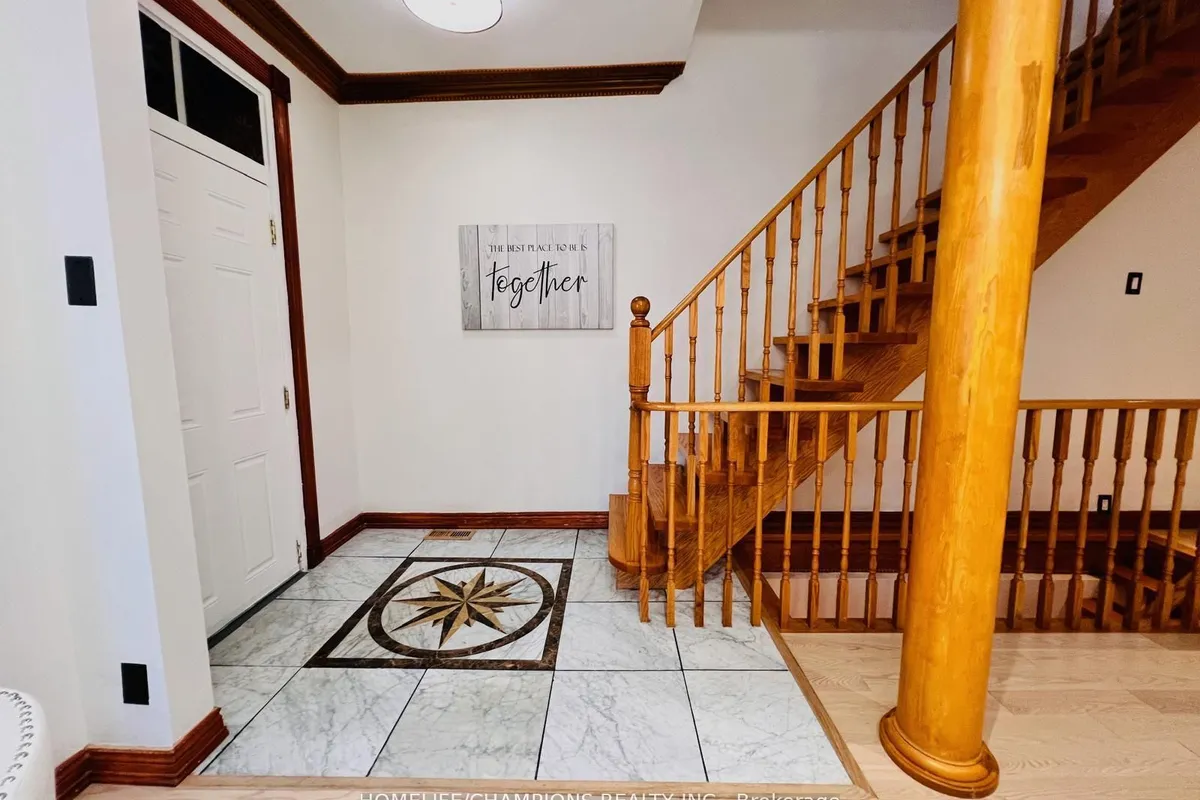 291 St Clair Avenue, ON M4T 1P3