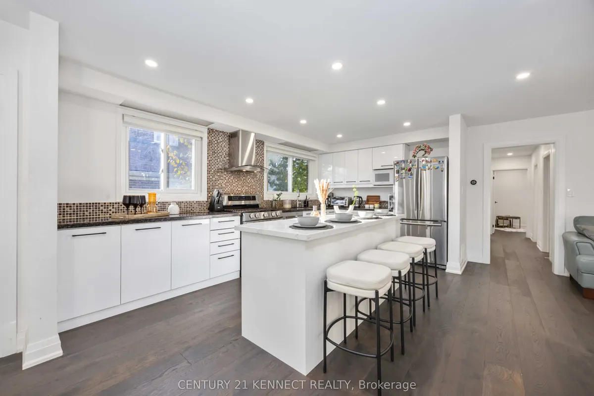 36 Summerside Crescent, ON M2H 1X1