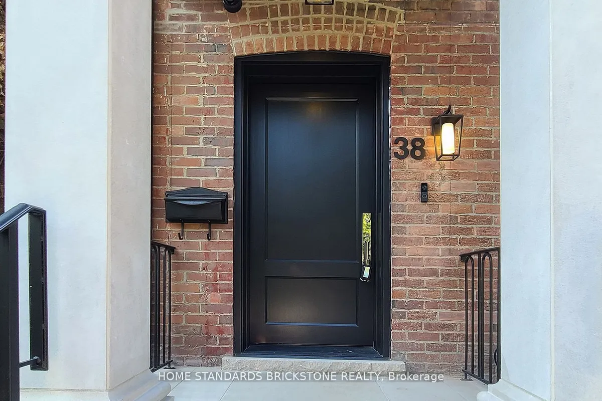 38 Elgin Avenue, ON M5R 1G6