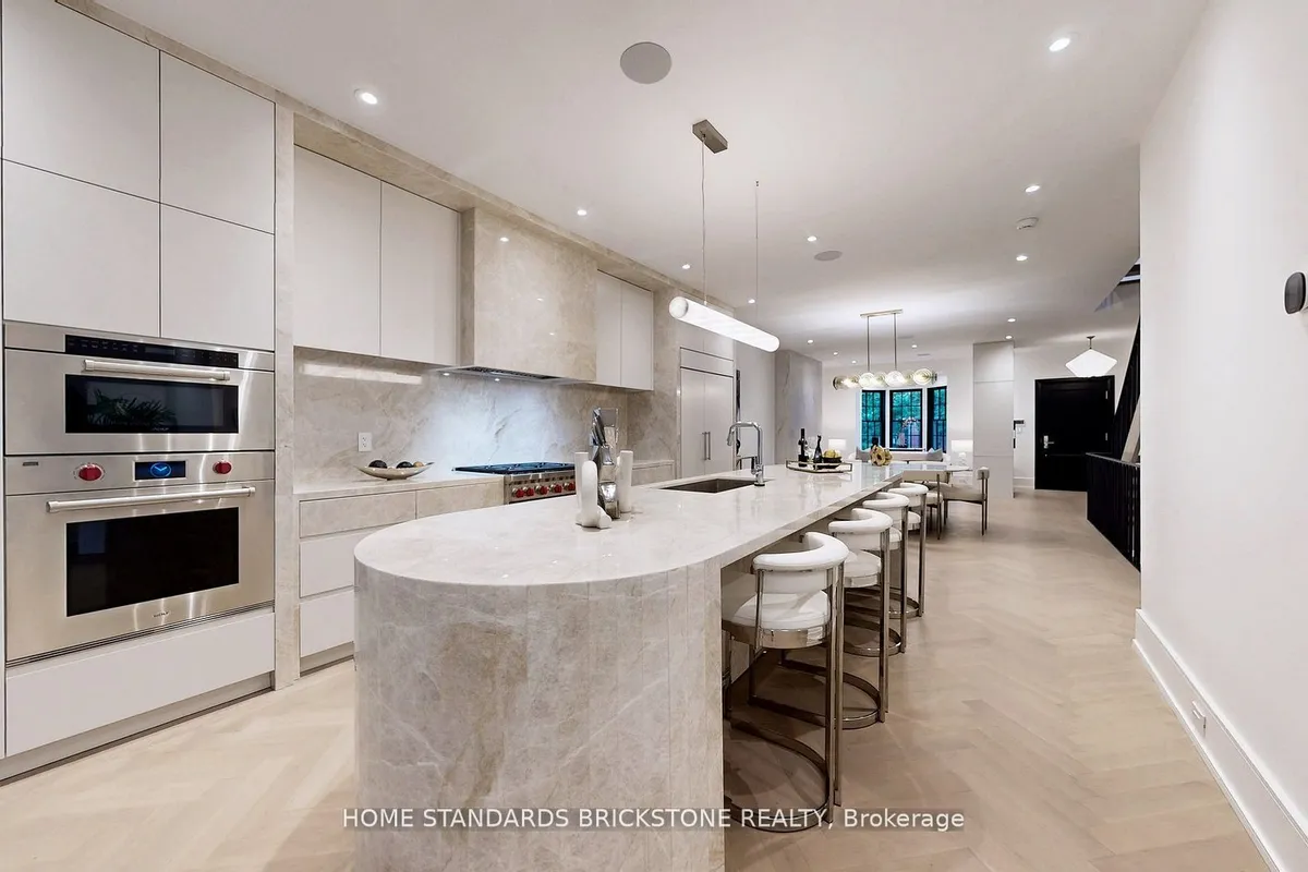 38 Elgin Avenue, ON M5R 1G6