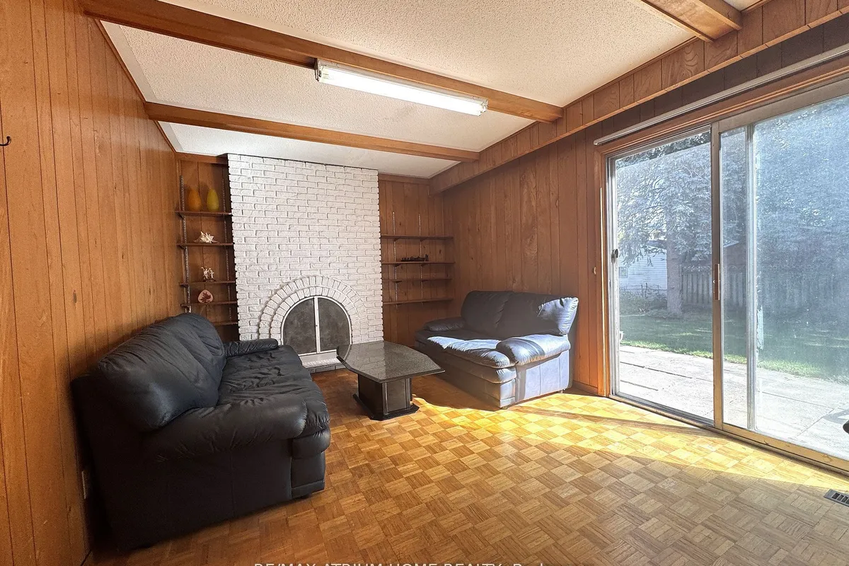 9 Crossen Drive, ON M2M 1N7