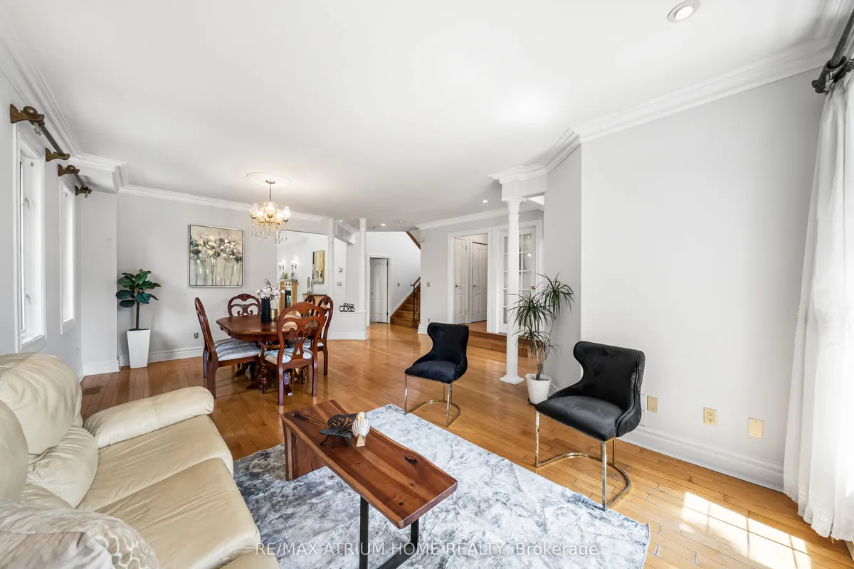 24 Abitibi Avenue, ON M2M 2V1