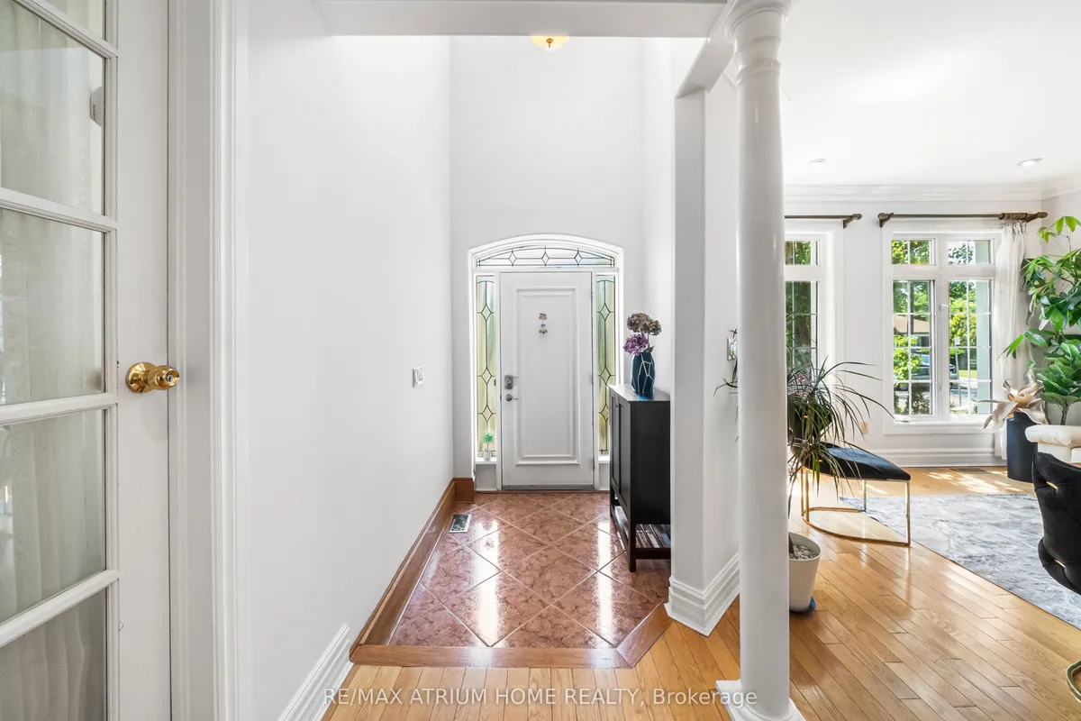 24 Abitibi Avenue, ON M2M 2V1