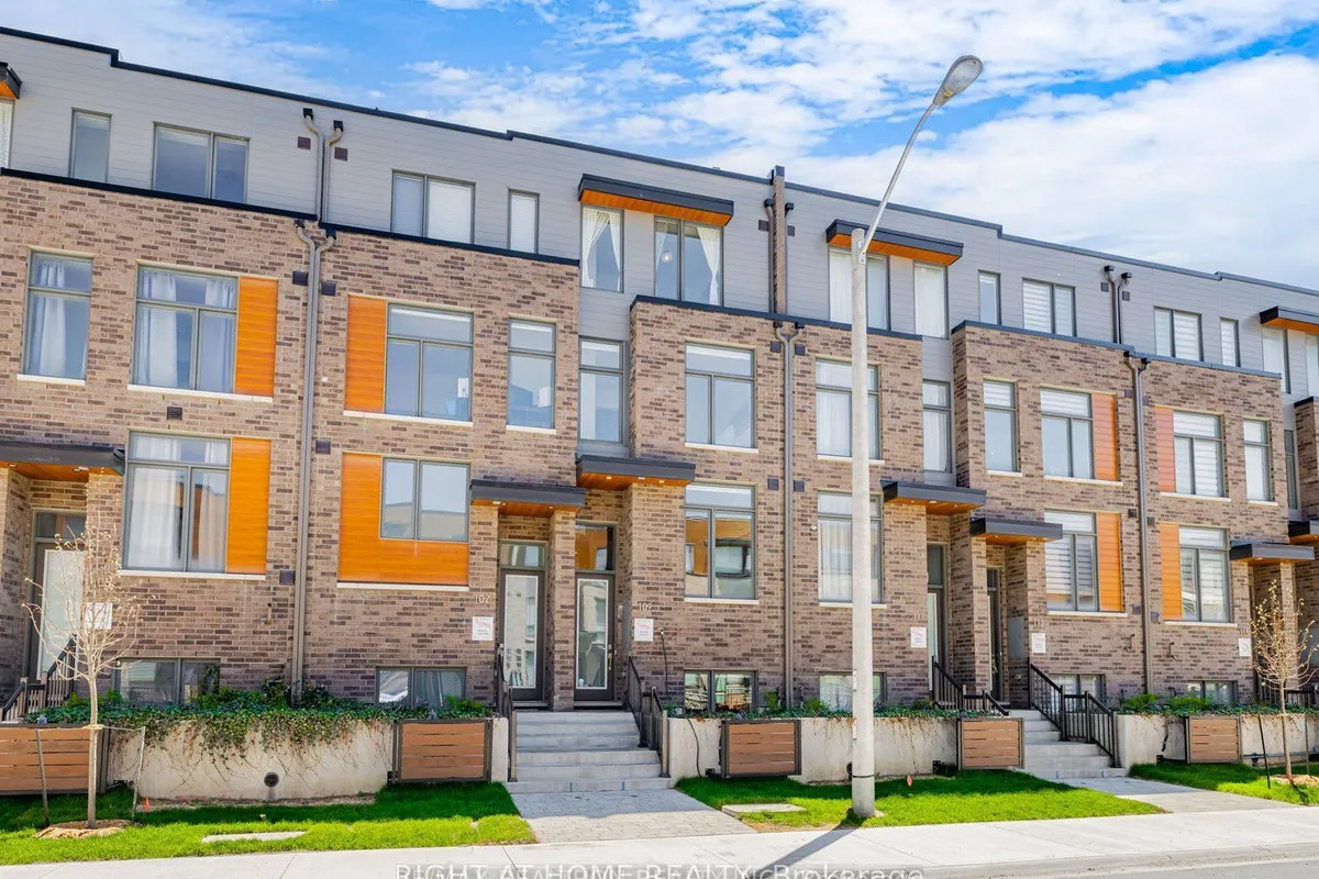 111 GREEN GARDENS Boulevard, ON M6A 0E2