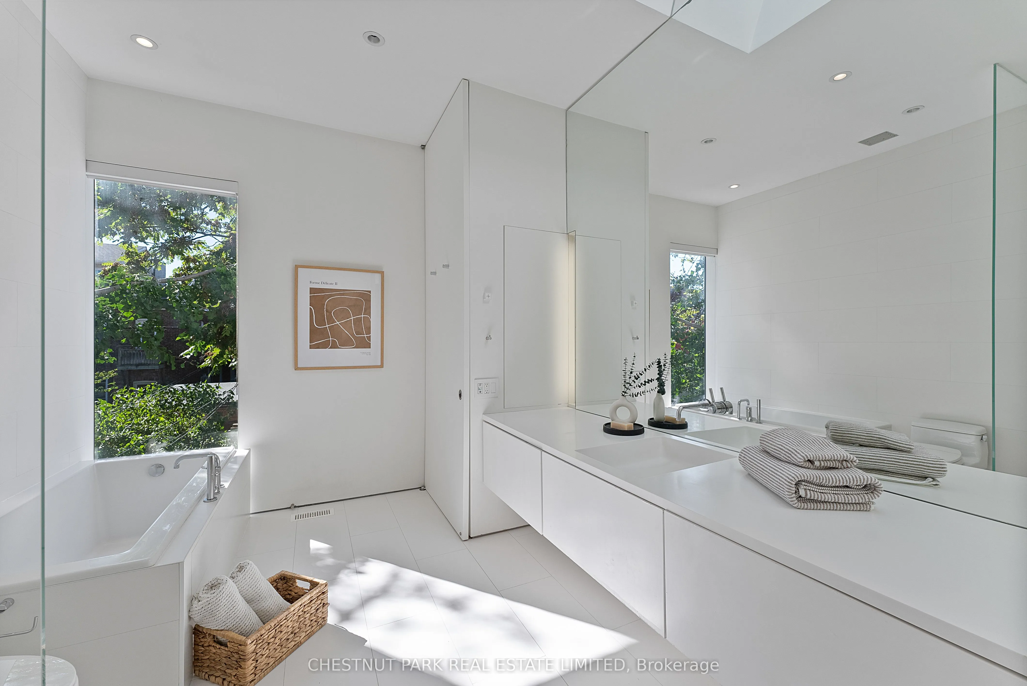 82 Robert Street, ON M5S 2K3