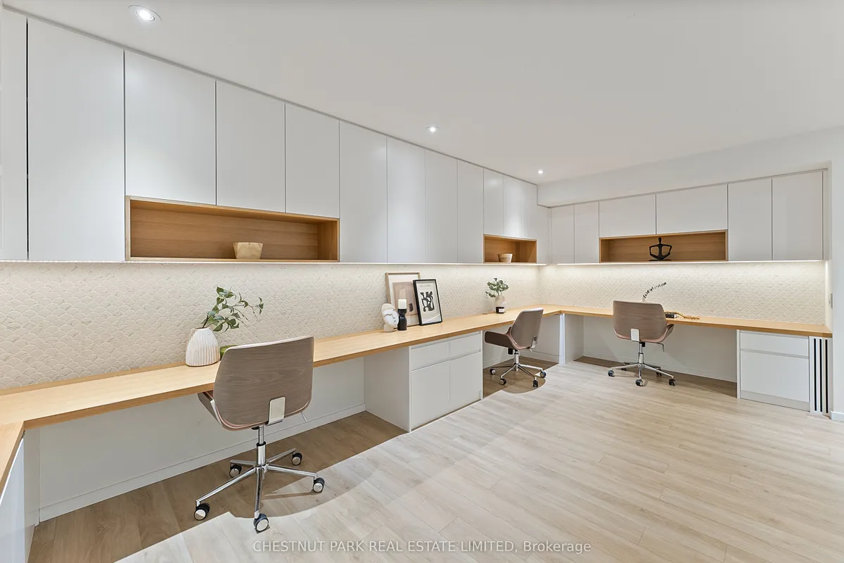 82 Robert Street, ON M5S 2K3