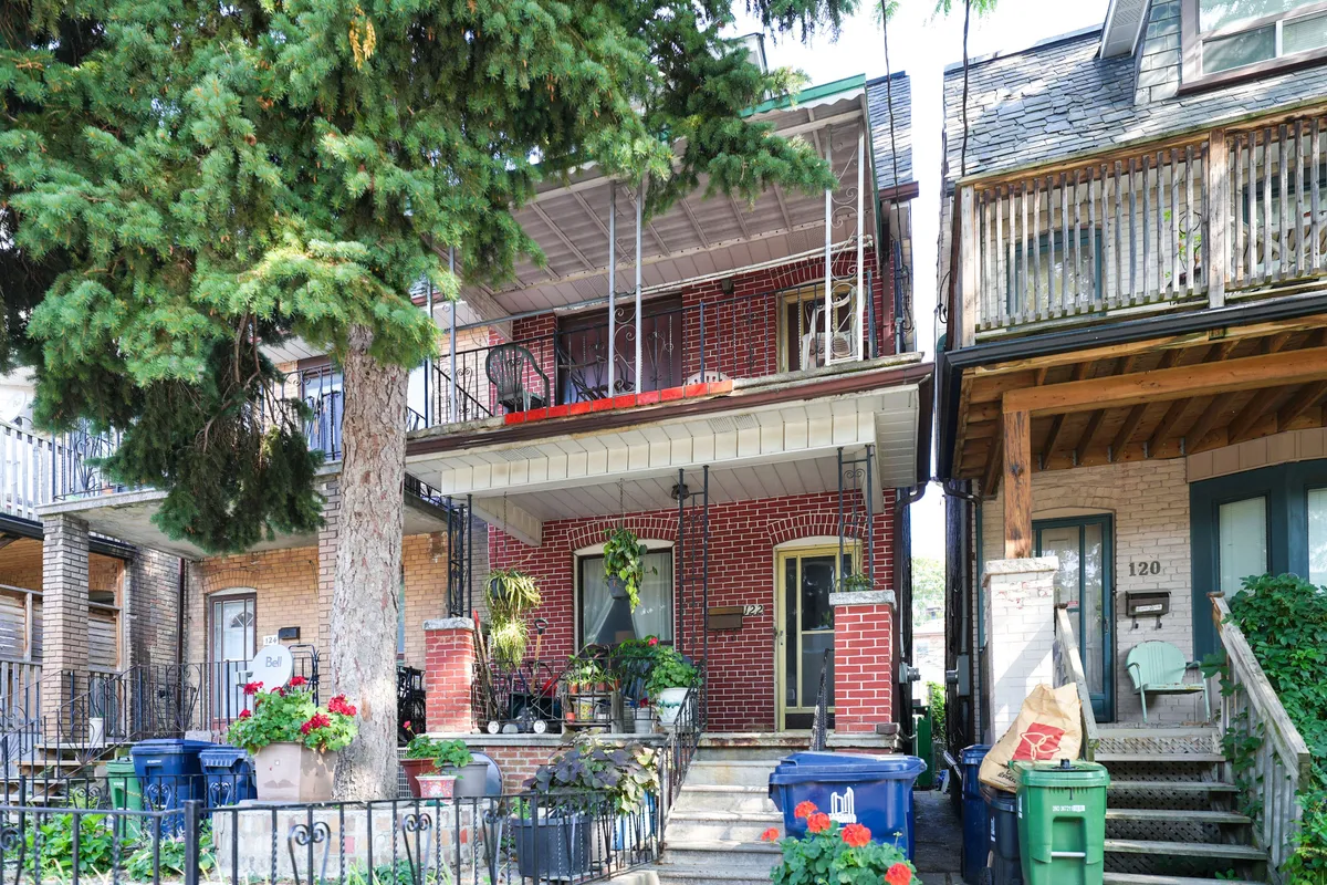 122 Marchmount Road, ON M6G 2B1