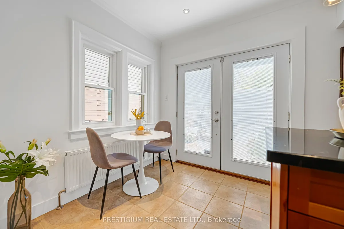 163 Deloraine Avenue, ON M5M 2B1