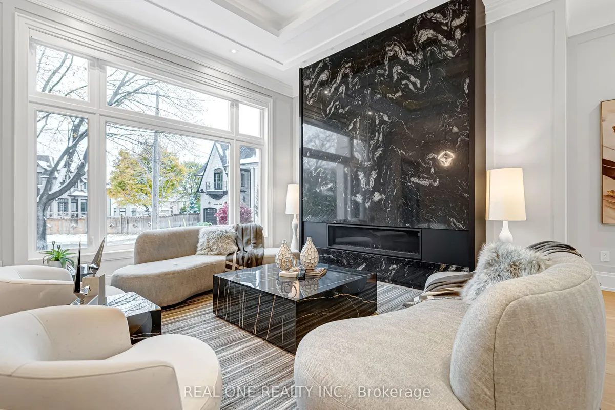 18 Aneta Circle, ON M2M 3J2