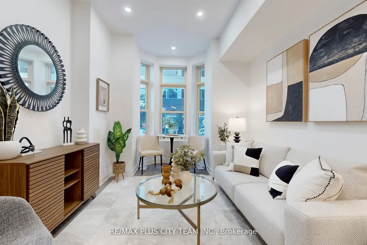 118 Peter Street, ON M5V 2G7