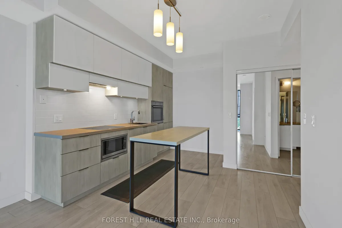 8 Eglinton Avenue, ON M4P 0C1