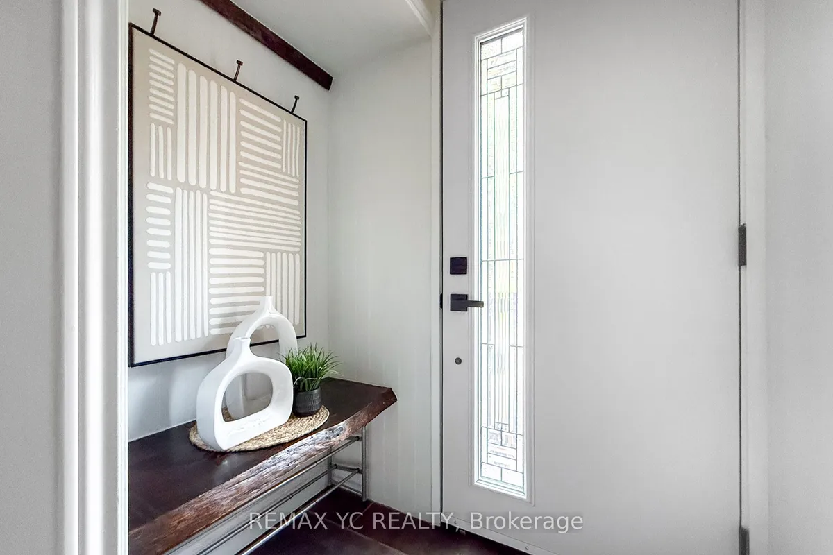 242 Milan Street, ON M5A 3Z6