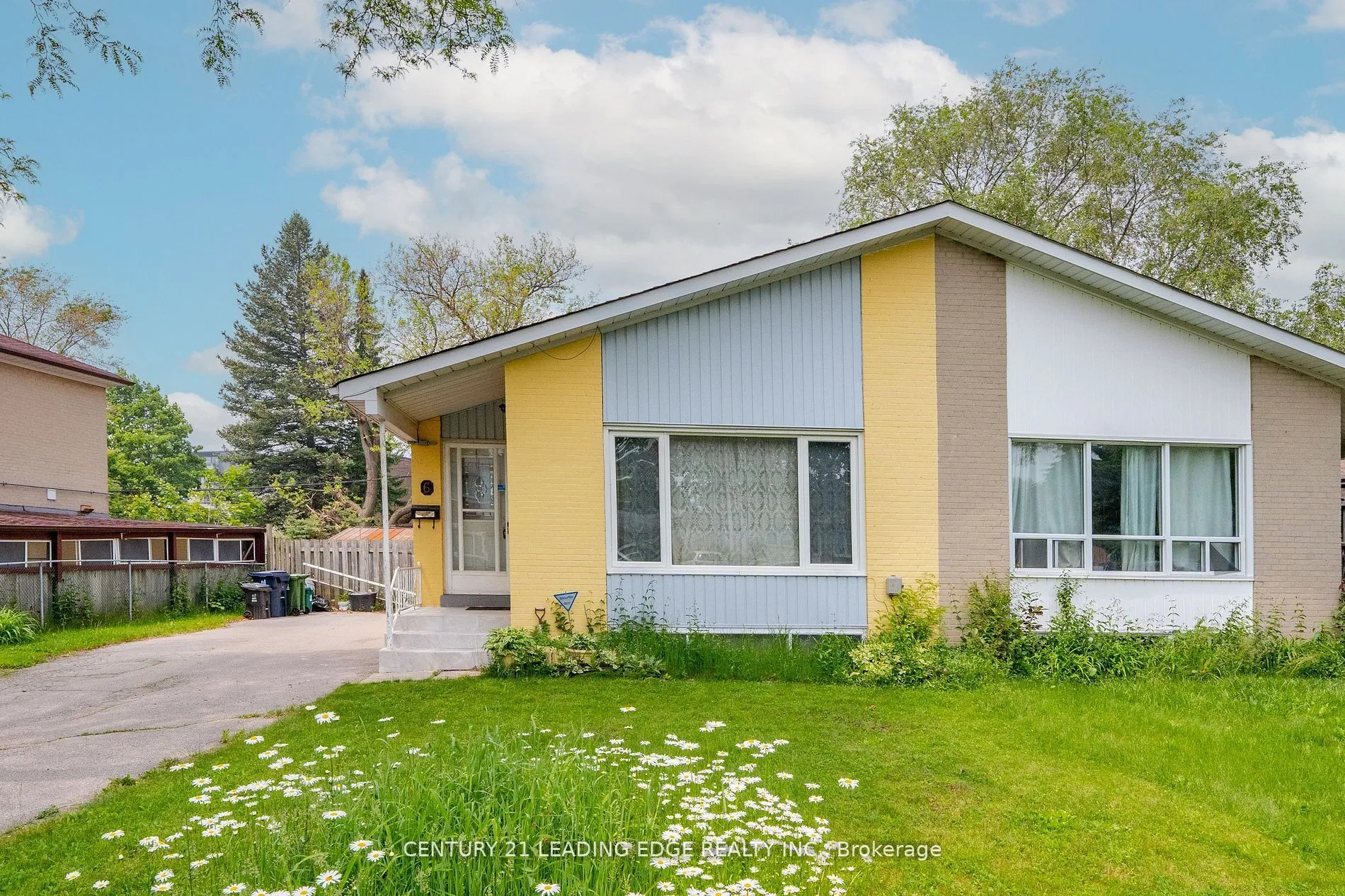 6 Ravenrock Court, ON M3A 2Y9