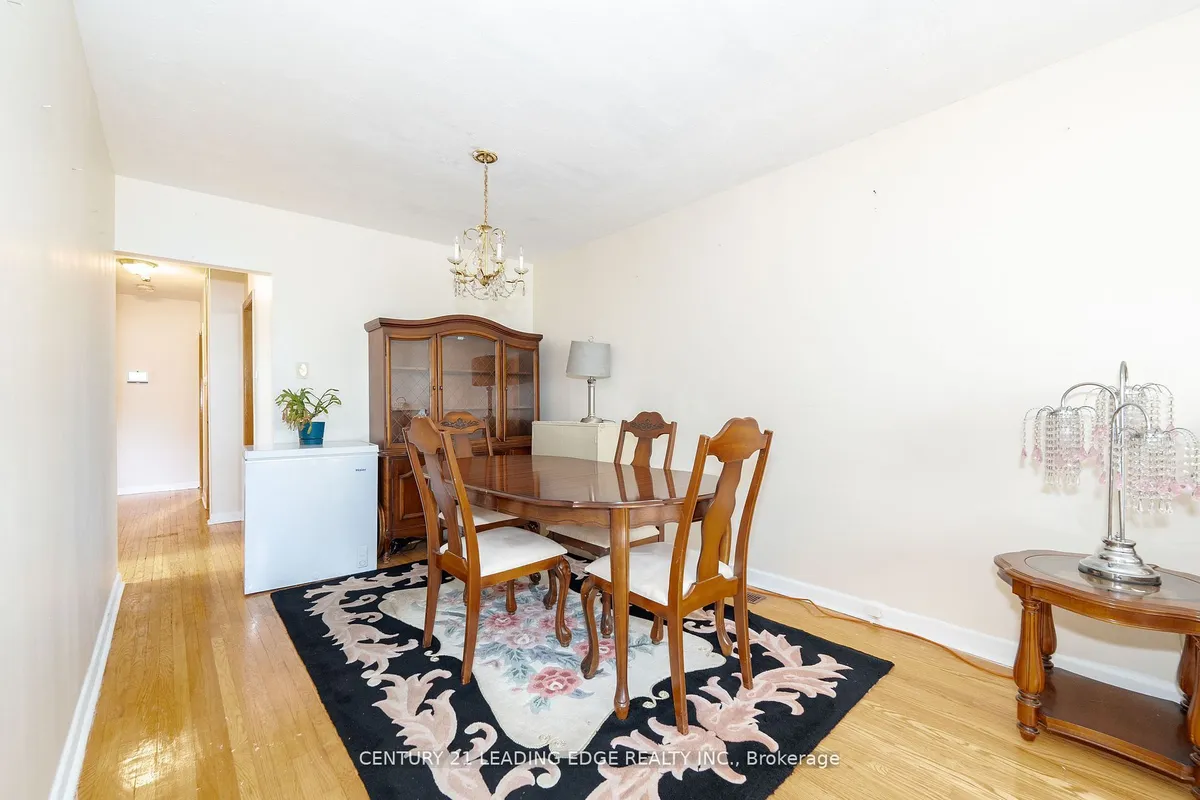 6 Ravenrock Court, ON M3A 2Y9