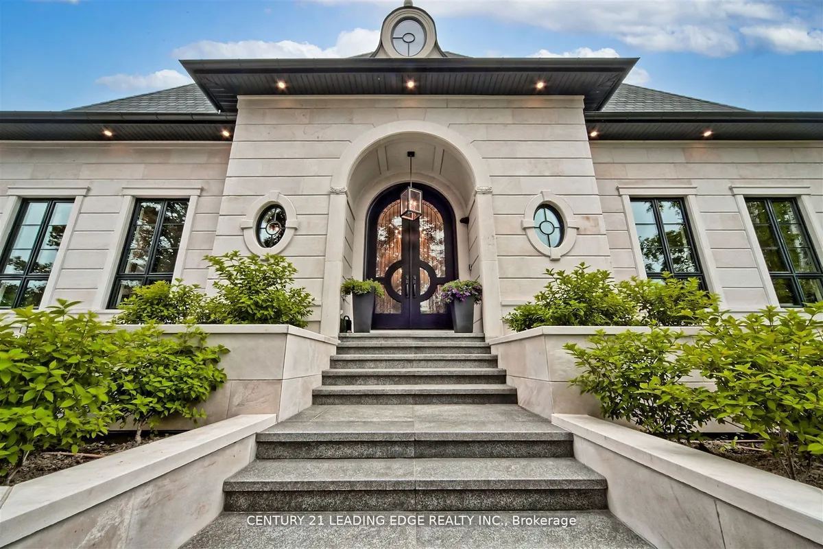 9 Sandpiper Court, ON M3A 3G7