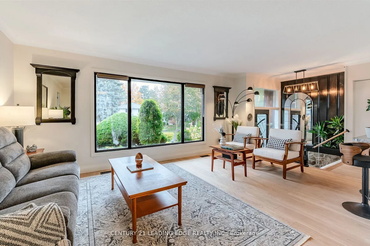 112 Wyndcliff Crescent, ON M4A 2K3