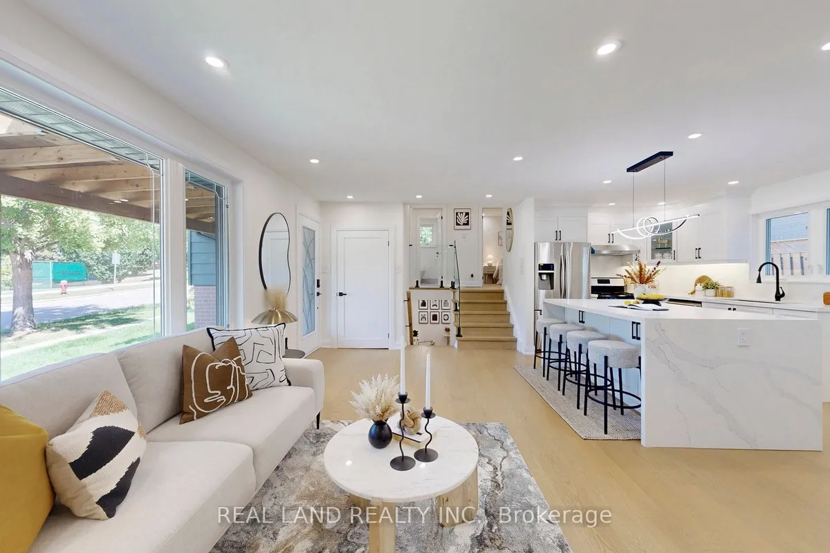 38 Cresthaven Drive, ON M2H 1M1