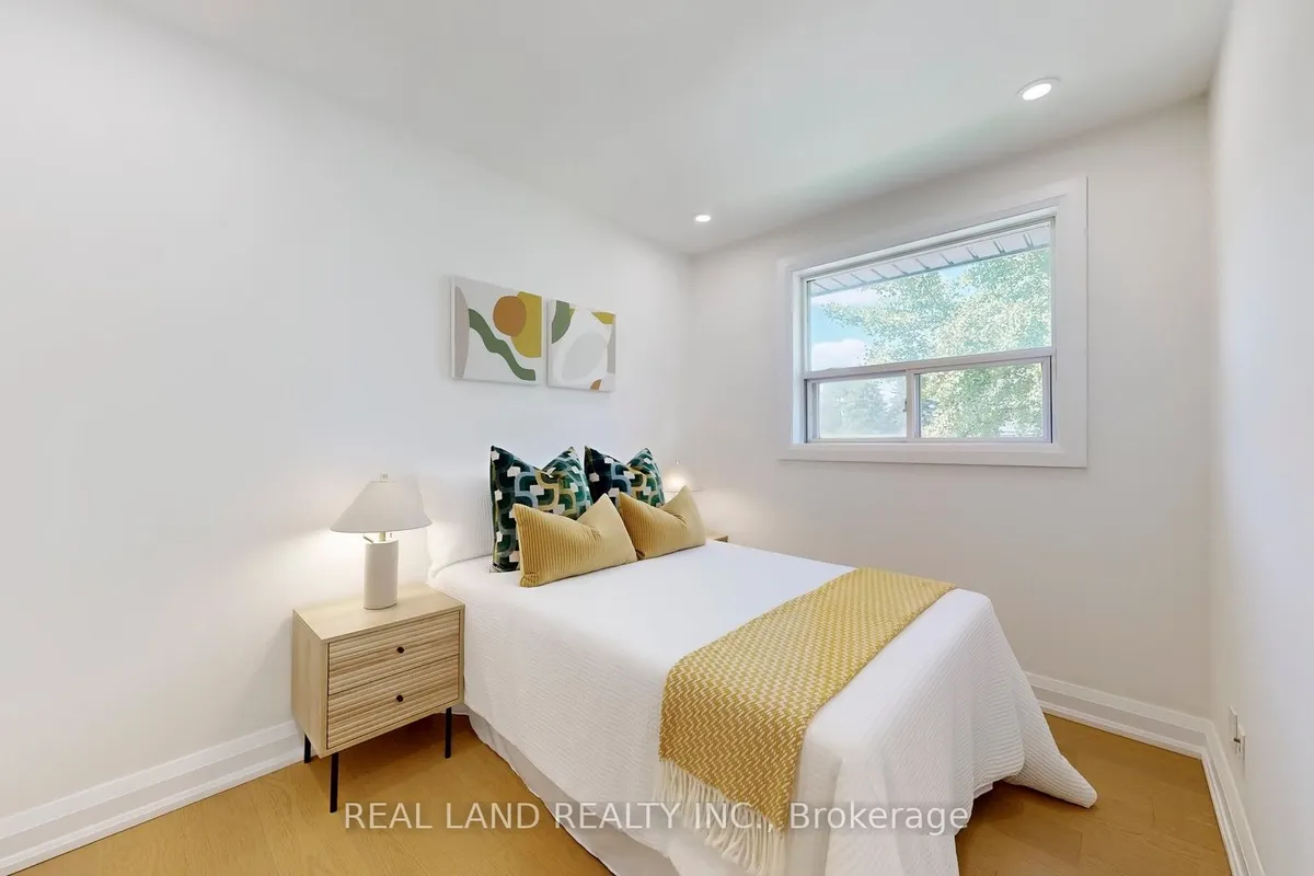 38 Cresthaven Drive, ON M2H 1M1