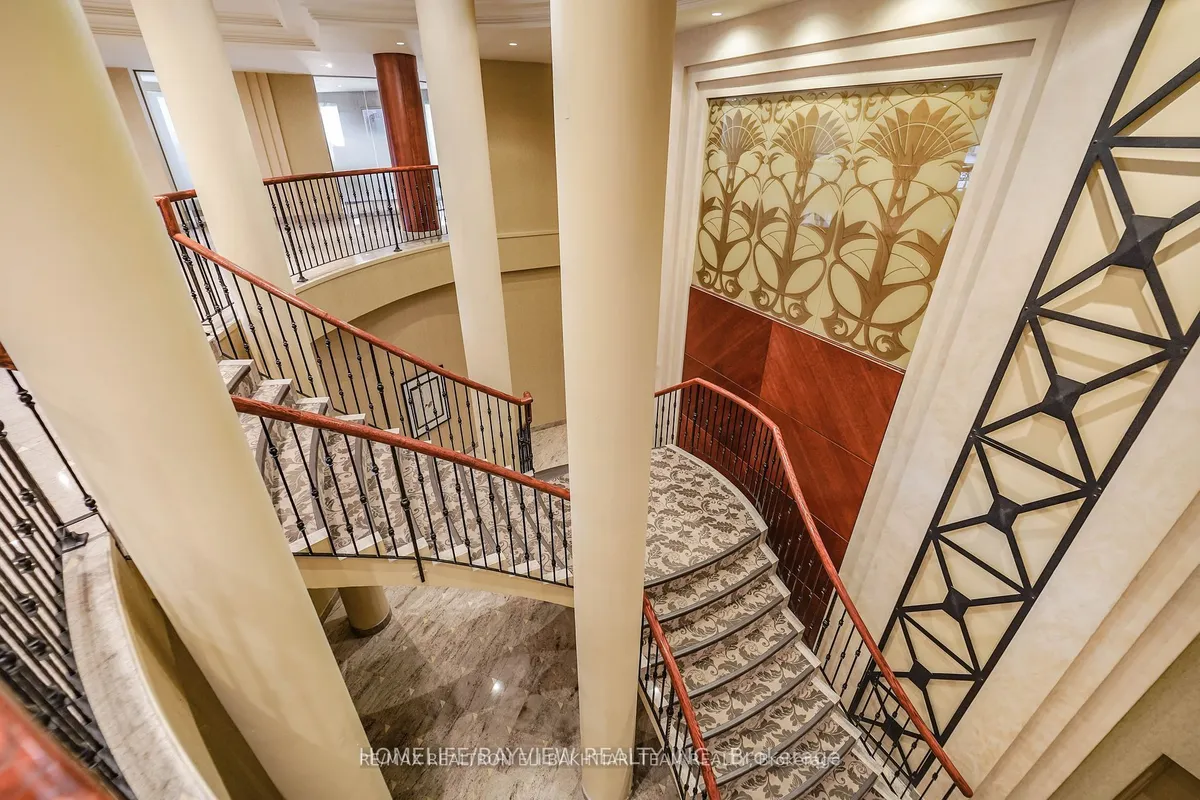 11 William Carson Crescent, ON M2P 2G1